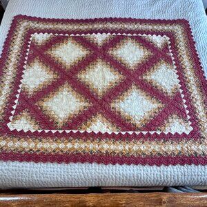 Chicken theme quilted throw